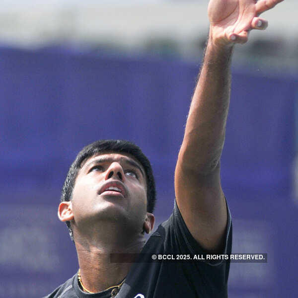 US Open 2013: Somdev, Bhupathi crash out