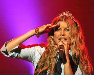 Singer Fergie performs Movie Photos | Singer Fergie performs Movie ...