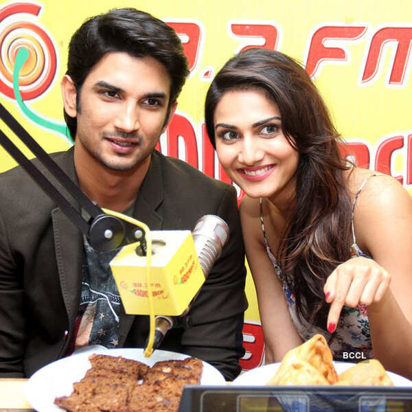Shuddh Desi Romance cast on Radio