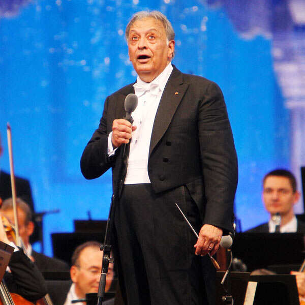 Zubin Mehta performs In Kashmir