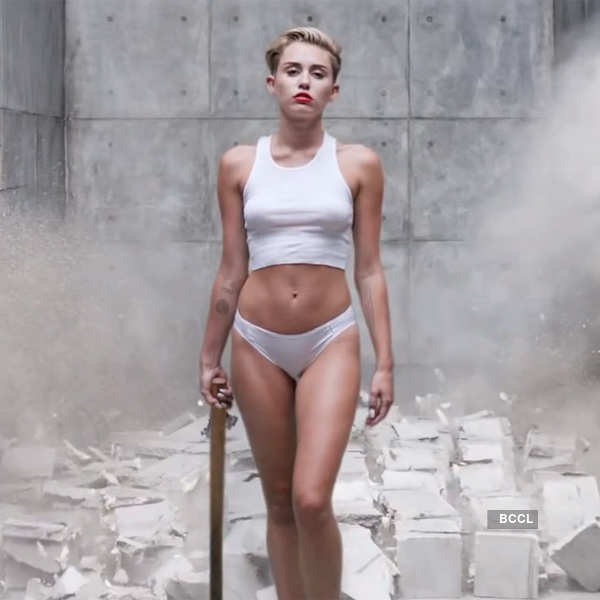 Miley Cyrus gets naked for Wrecking Ball!