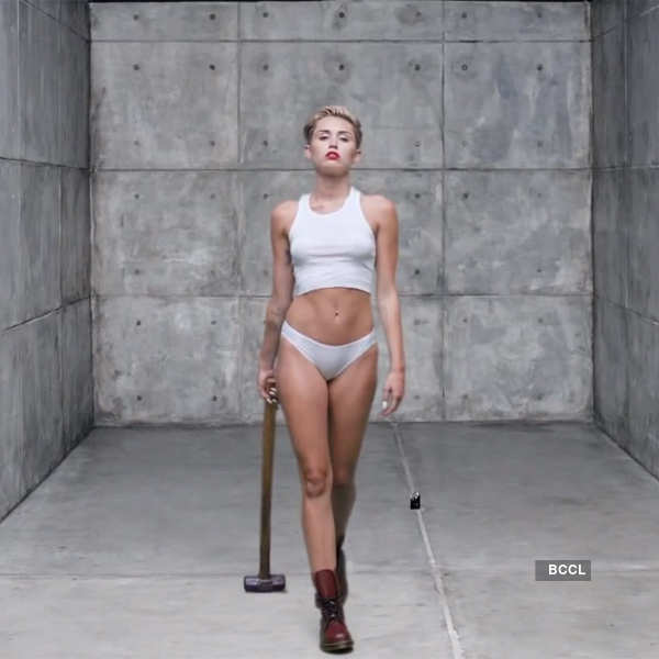 Miley Cyrus gets naked for Wrecking Ball!