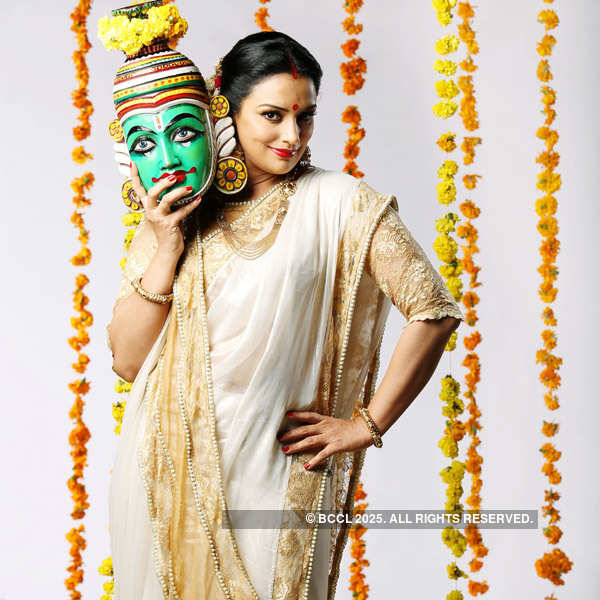 Shwetha Menon's Onam special photoshoot 