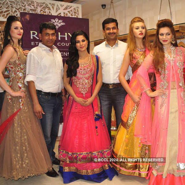 Veena @ Rabhya store launch
