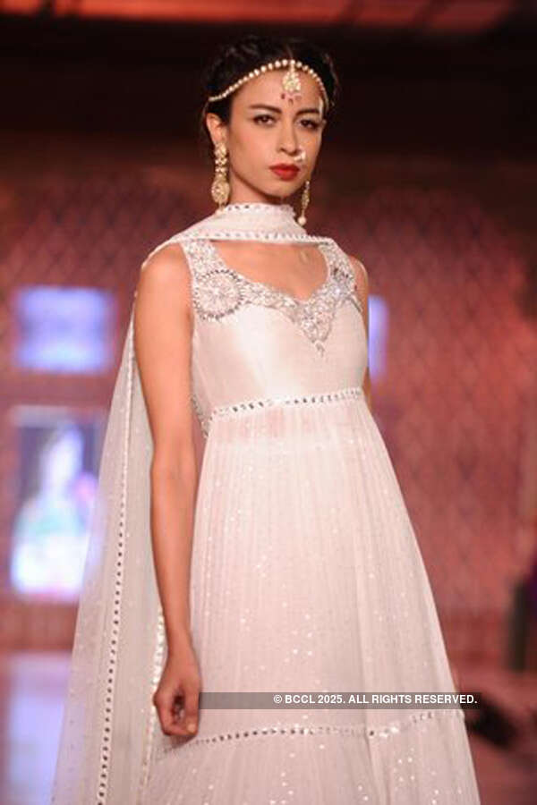 Niki Mahajan's couture show