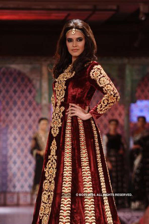 Niki Mahajan's couture show