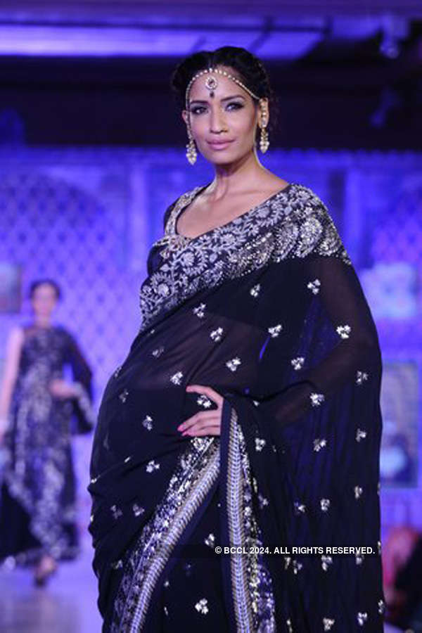 Niki Mahajan's couture show