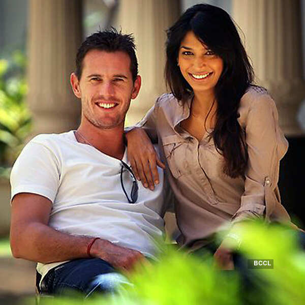 Desi beauties fall for firang