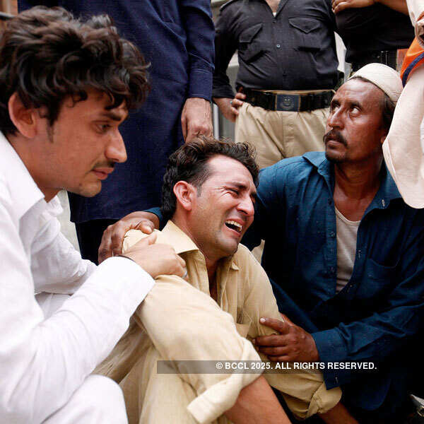 17 killed in Pakistan bus bomb attack