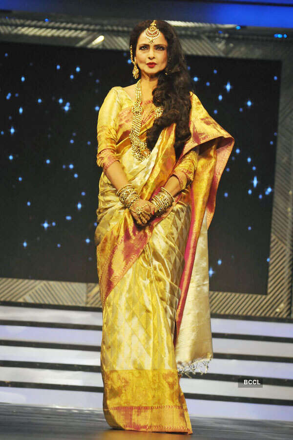 Starry tribute to Late Yash Chopra