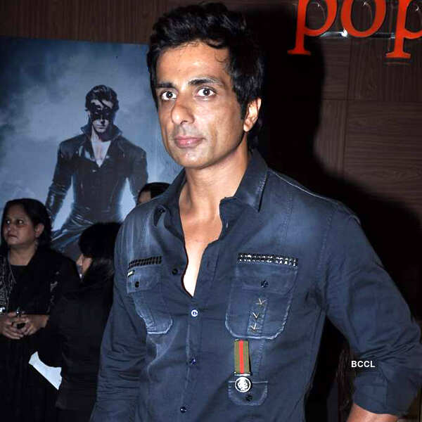 Besharam: Spl. Screening