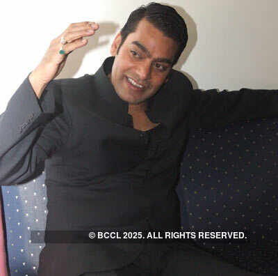 Ashutosh Rana's visit to Lucknow