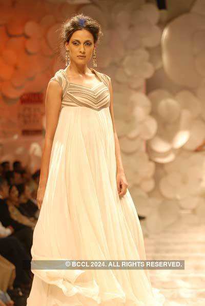IFW'07- Rohit Bal's collection