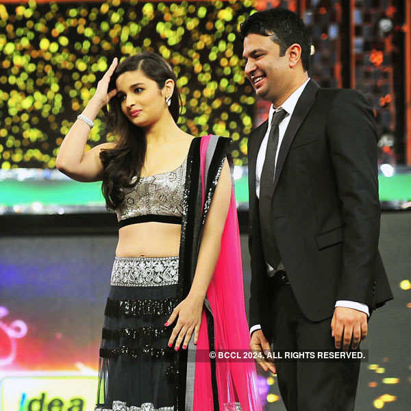 Alia Bhatt and Bhusan Kumar clicked on the stage during the 58th Idea ...