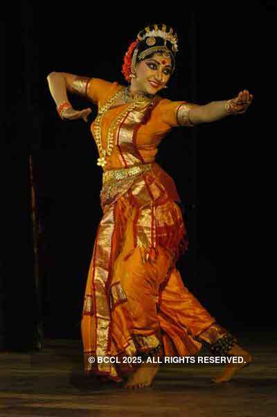 Malobika Sen, Moutushi Das and Sanchita Bhattacharya perform on the ...