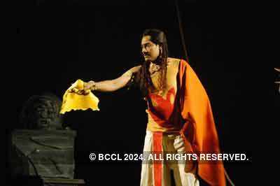 Kaushik Sen directed Tagore's 'Bidushak'