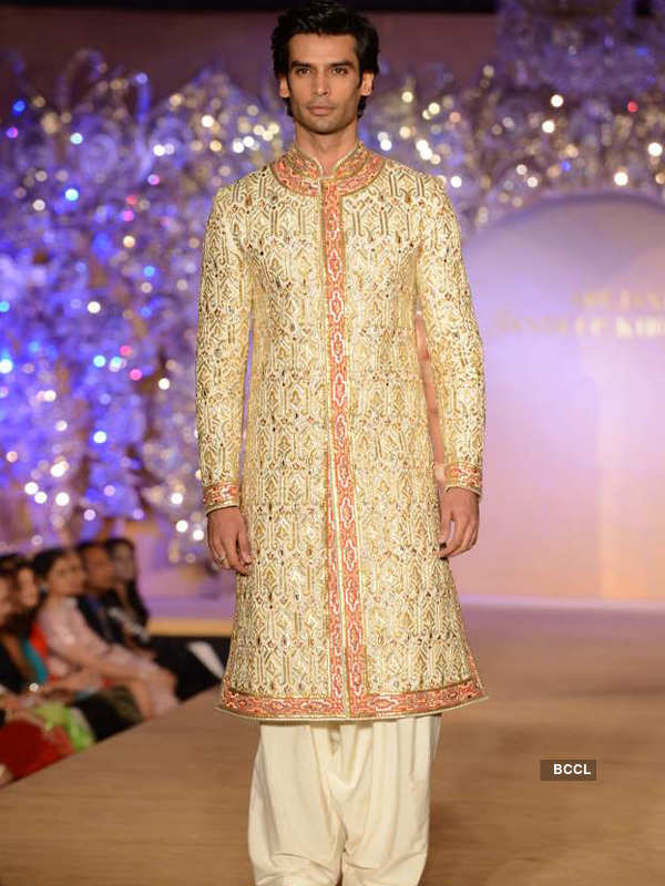 Abu-Sandeep's Golden Peacock show