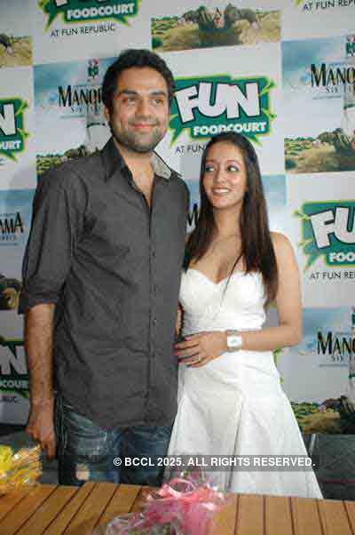 Abhay and Raima in town