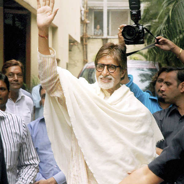 Legendary Actor Amitabh Bachchan Humbly Greets The Fans On His 71st B ...