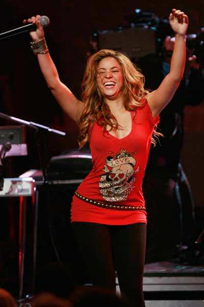 Shakira performs