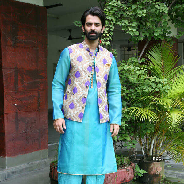 Barun Sobti dons a dhoti kurta