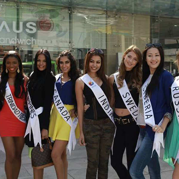 Miss Asia Pacific World 2013: Photoshoot Main Street in Seoul Art Center 
