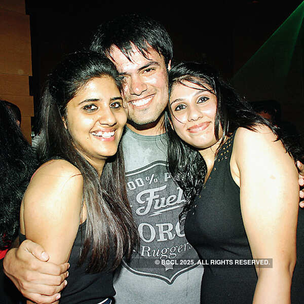 Friday Bindaas Bollywood at Sutra