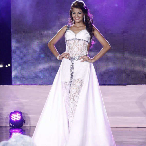 Miss Universe El Salvador 2013 Alba Delgado in pics