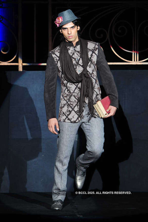 Ravi Bajaj's fashion show