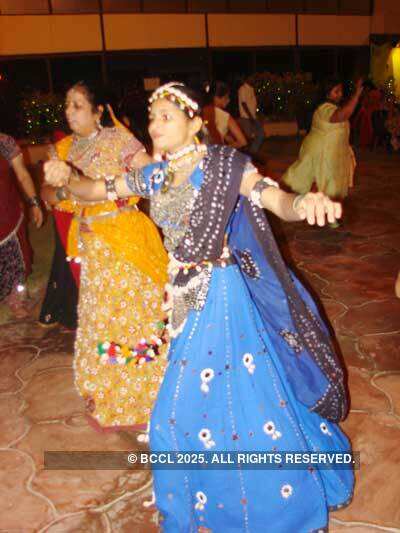 Gujrati Mitramandal Dandiya