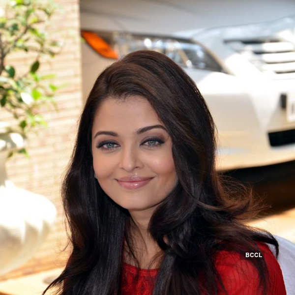 Aishwarya Rai Bachchan At The Media Meet Hosted To Celebrate Her 40th B ...