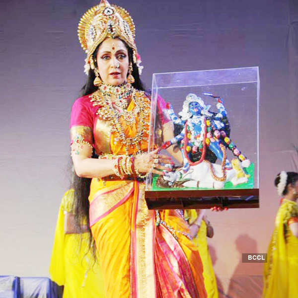 Hema attends Kali puja