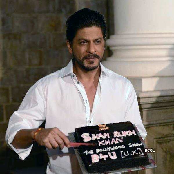SRK celebrates his b'day with media