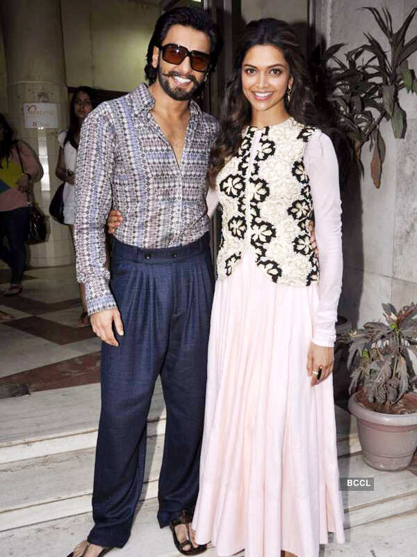 Deepika, Ranveer @ Radio Mirchi