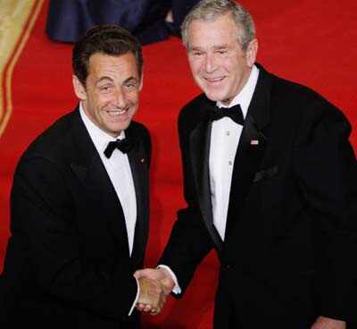 George W Bush meets French president