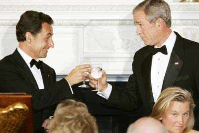 George W Bush meets French president