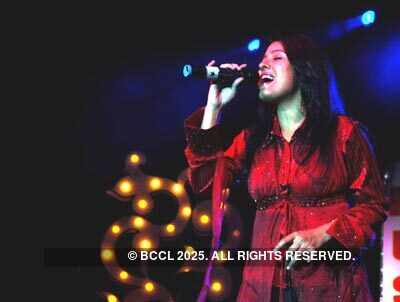 Sunidhi Chauhan performs