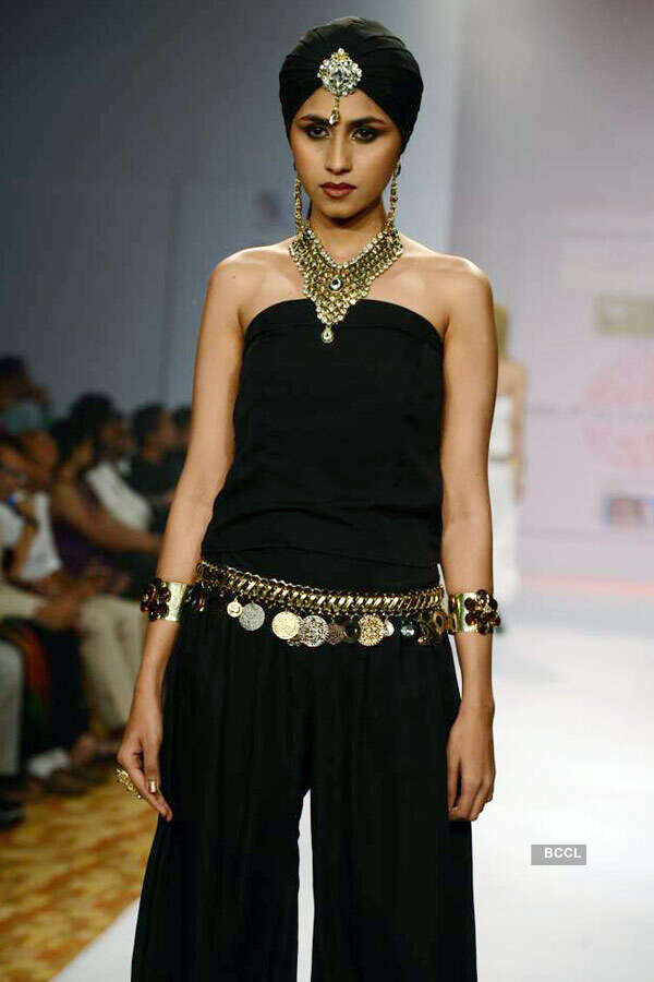 ABILPFW: Mona Shroff