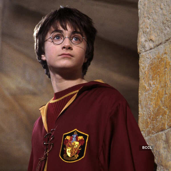 New invisibility cloak makes objects vanish