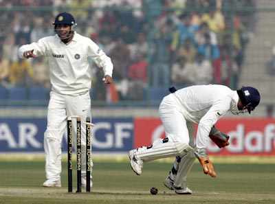 India beat Pak in Delhi Test