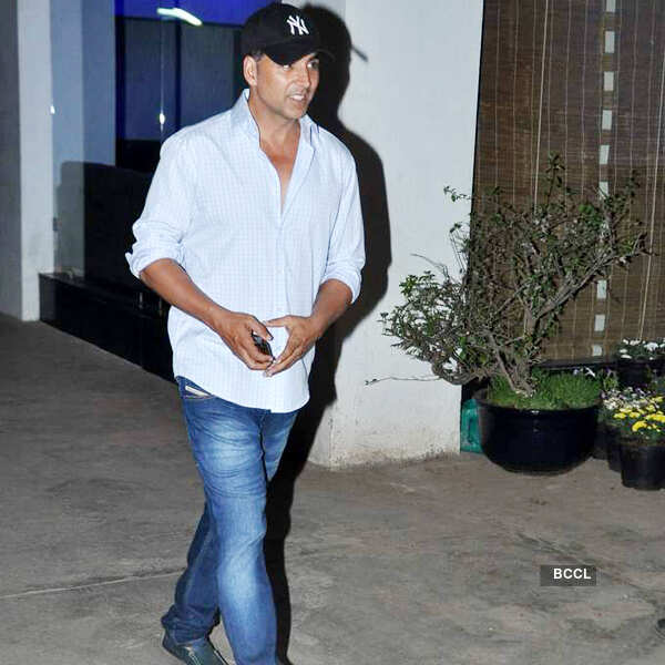 Akki, Yuvi watch Punjabi movie