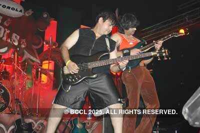 Band competition with Veda