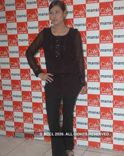 Fashion show at a city coffee shop