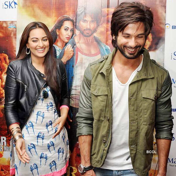 Shahid, Sonakshi promote R... Rajkumar