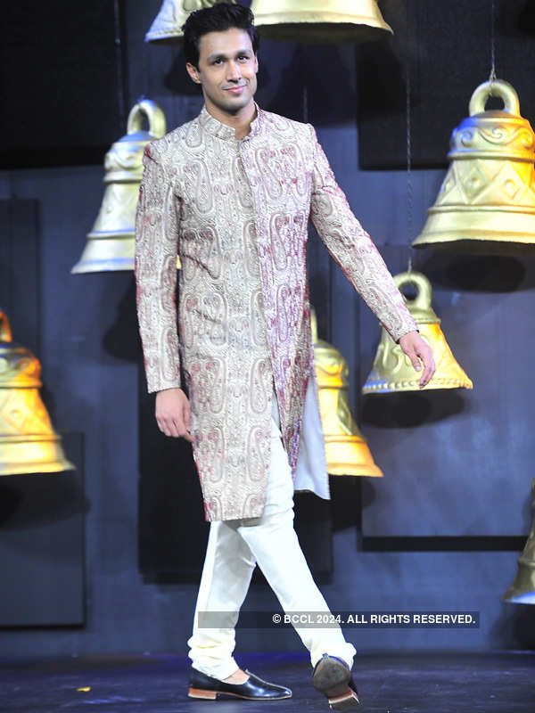 Blenders Pride Fashion Tour: Vikram Phadnis