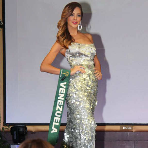 Alexia Viruez, Miss Universe Bolivia 2013 | Fashion, Evening gowns, Formal  dresses long