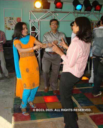 New Year bash by Aptech