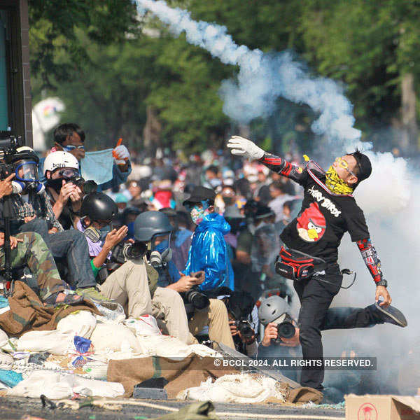 Protest clashes shake Thai capital