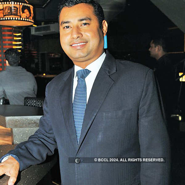Ranveer Singh exudes panache in black suit as he attends an event