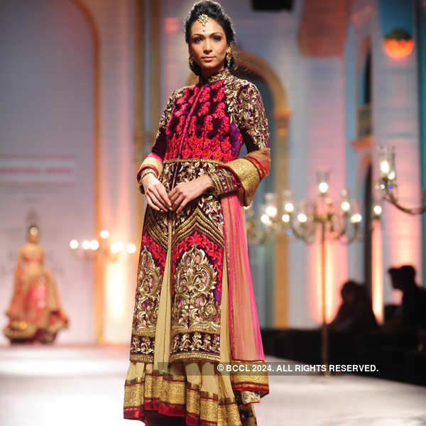 IBFW '13: Mandira Wirk